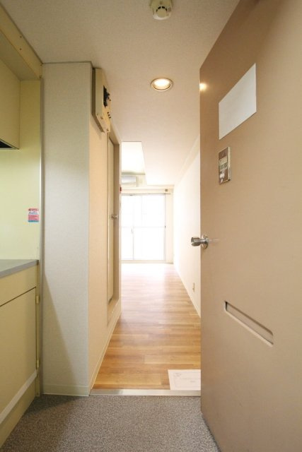 芝ダイヤハイツの玄関