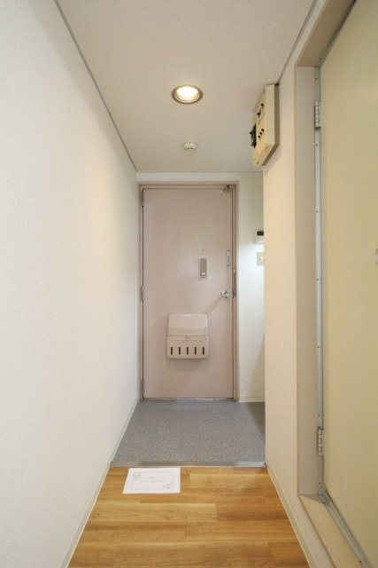 芝ダイヤハイツの玄関