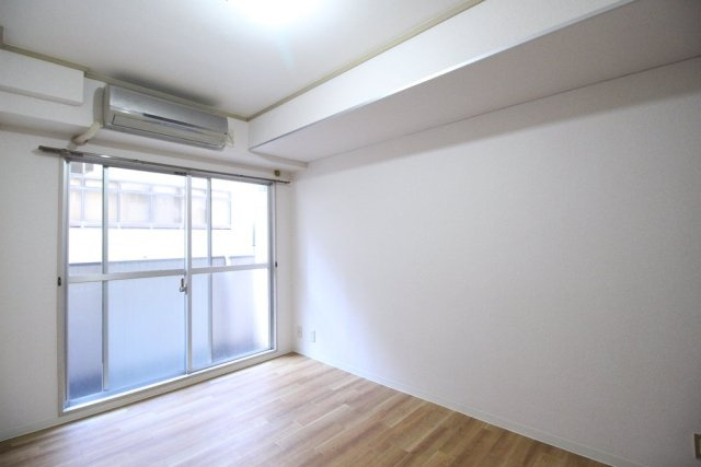 芝ダイヤハイツの洋室