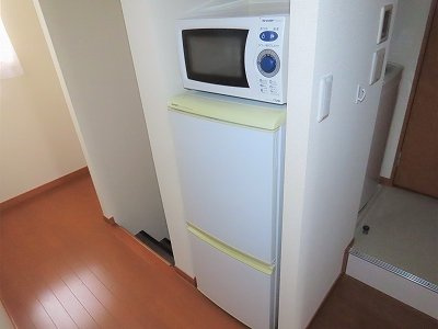 レオパレス満のその他|電子レンジ、冷蔵庫完備