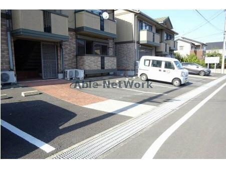 コンフォール・オリエBの駐車場|駐車場