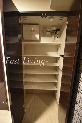ブランシエスタ飯田橋の玄関