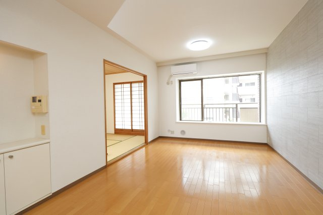 潮ハイツの居間・リビング|別部屋サンプル