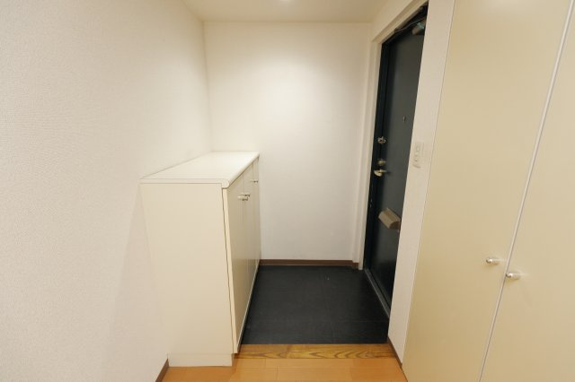 潮ハイツの玄関|別部屋サンプル