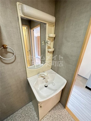 【洗面所】 | アスティナ弁天町 | 使いやすい洗面所です