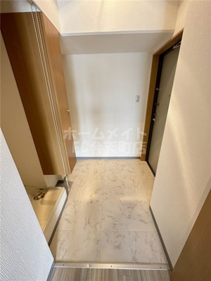 【玄関】 | アスティナ弁天町 | 明るい玄関です