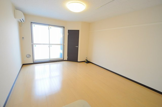 レオネクストマチムラⅡの居間・リビング