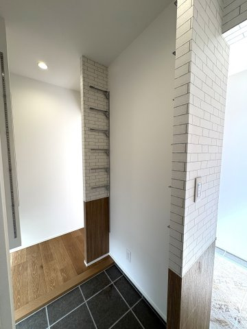 FUJISAWA SMART LIFE — 収納充実のデザイナーズハウスの玄関