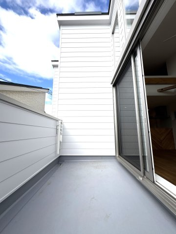 FUJISAWA SMART LIFE — 収納充実のデザイナーズハウスのバルコニー