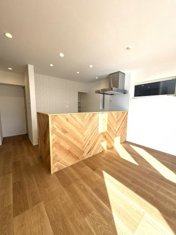 FUJISAWA SMART LIFE — 収納充実のデザイナーズハウスのキッチン