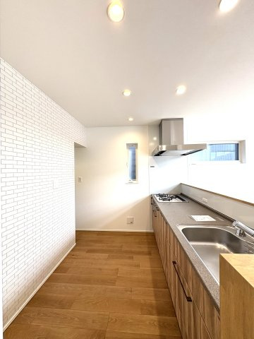 FUJISAWA SMART LIFE — 収納充実のデザイナーズハウスのキッチン