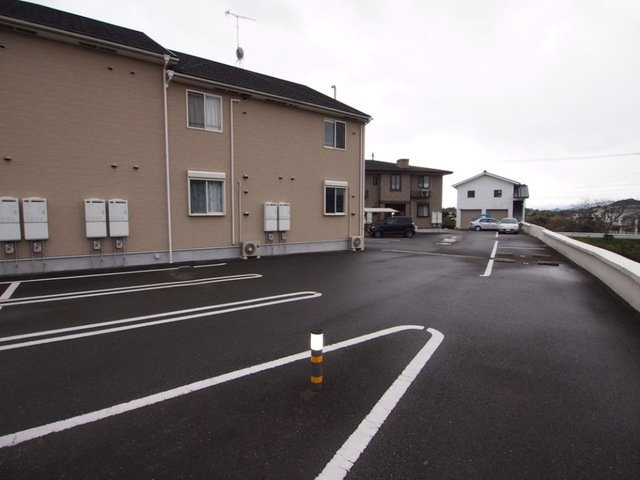 フィオーレ・遊Ｂの駐車場