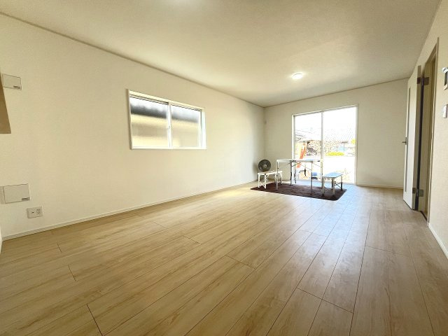 【居間・リビング】 | 福岡市南区長住7丁目第8　2号棟（全2棟）【仲介手数料無料・0円】 | 現地写真。
