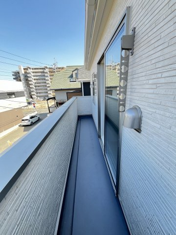 【バルコニー】 | 福岡市南区長住7丁目第8　2号棟（全2棟）【仲介手数料無料・0円】 | 現地写真。