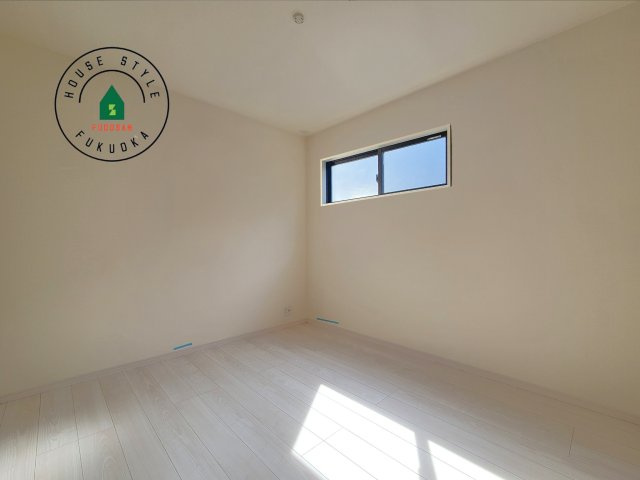 福岡市東区舞松原5丁目第1-2棟（1号棟）の内観：施工例|穏やかな光が差し込む室内には、穏やかな時間が流れます。