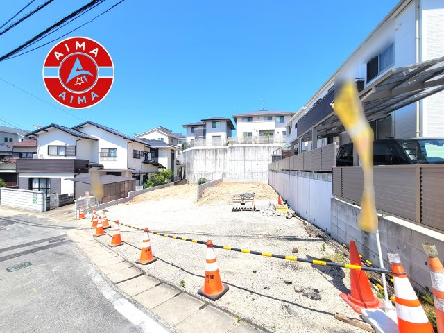 福岡市東区舞松原5丁目第1-2棟（1号棟）の前面道路含む現地写真|見学の時間などお気軽にお問い合わせ下さい。