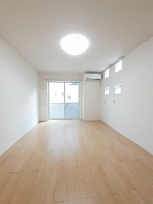 【内装】 | セントラルレジデンスＷ | 明るい室内です