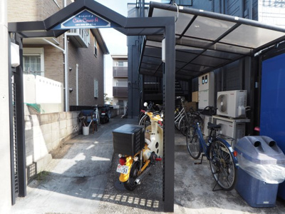 【エントランス】 | カームコートA | 建物の内部です