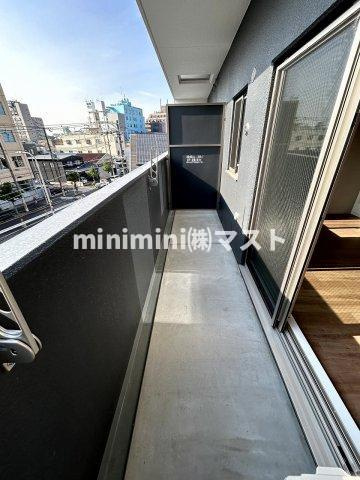 プレサンスNEO九条ディアシスのバルコニー