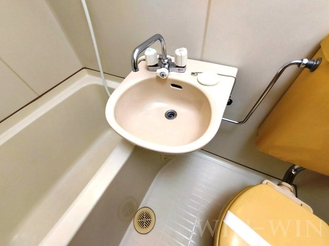ユトリロ曙の洗面所