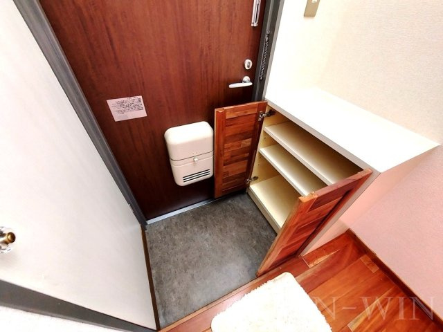 ユトリロ曙の玄関