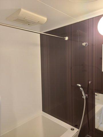 浴室乾燥機付き。