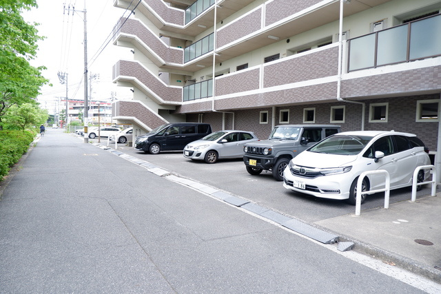 グランビア庚午中の駐車場