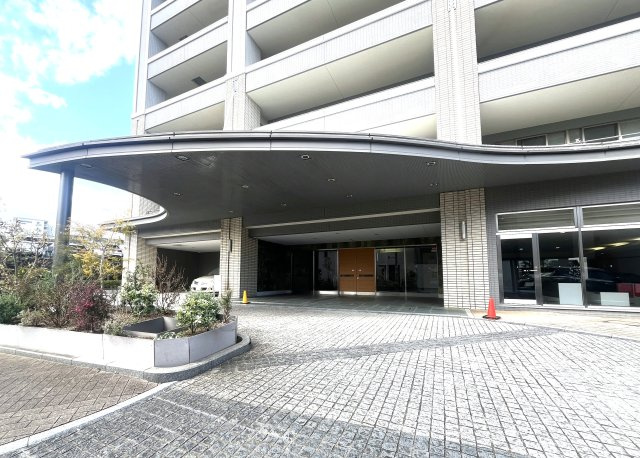 セルシオヒルズすずかけ台のエントランス