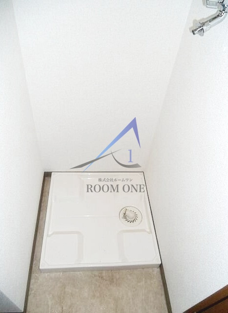 アムス門前仲町　富岡の設備|洗濯機置き場です。