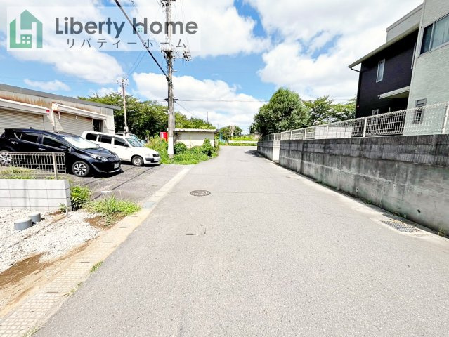 常総市水海道諏訪町第3　新築戸建　5号棟の前面道路含む現地写真