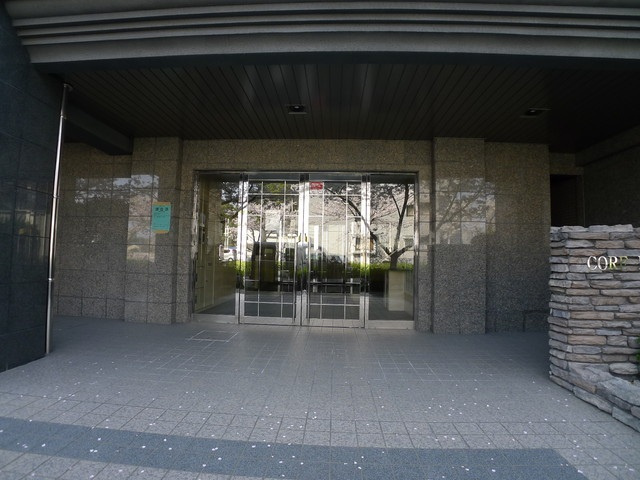 コアマンションネクステージ平成さくら通りのエントランス