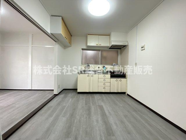 森河内西2丁目中古戸建の居間・リビング|使いやすいリビングです