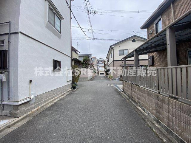 森河内西2丁目中古戸建の前面道路含む現地写真|前面道路含む現地写真です