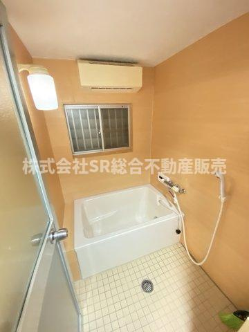 森河内西2丁目中古戸建の浴室|お風呂には窓もあり、換気がバッチリとできます☆