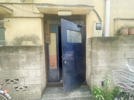 大和荘のエントランス
