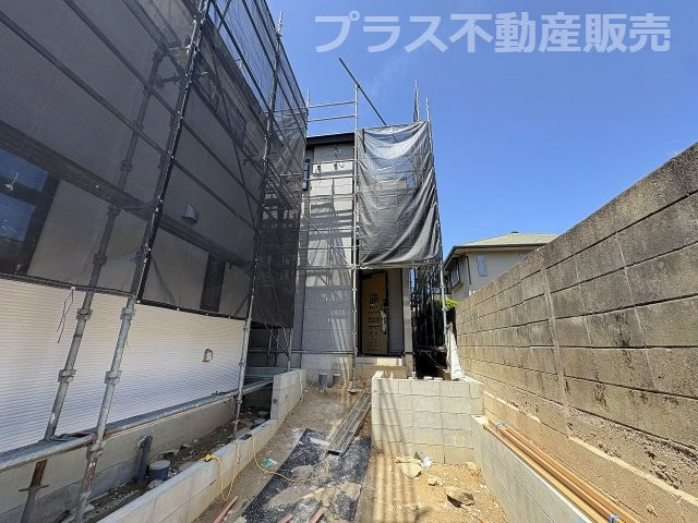 【玄関】 | 福岡市南区皿山3丁目7期　1号棟（全2棟）【仲介手数料無料・0円】 | 施工例。施工例は完成時と異なる場合があります。