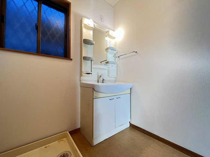 リフォーム　中古戸建　江南市力長町神明　平成11年築の独立洗面台
