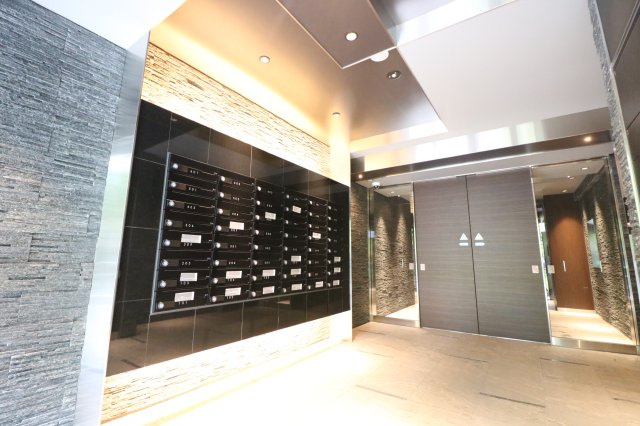 【エントランス】