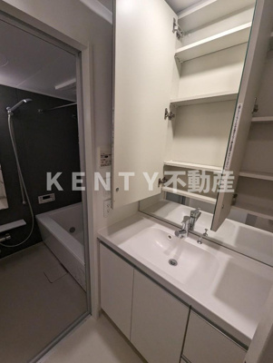 【洗面所】 | コンフォリア蒲田 | 忙しい朝には欠かせない洗面所です