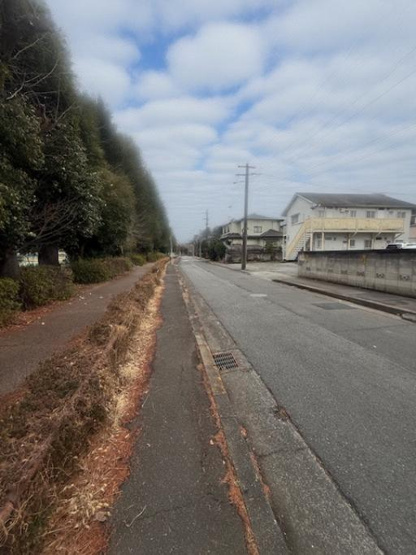 【周辺】 | 間口が奥行きより長い、綺麗な地形　・　建築条件はございません