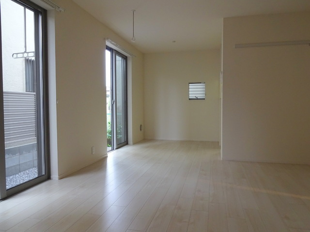 エバーグレイスの居間・リビング|★白を基調にしたお部屋です★