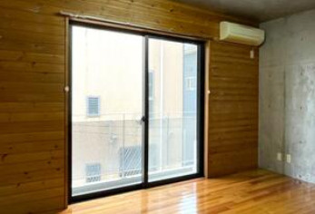 デュール・マキのバルコニー