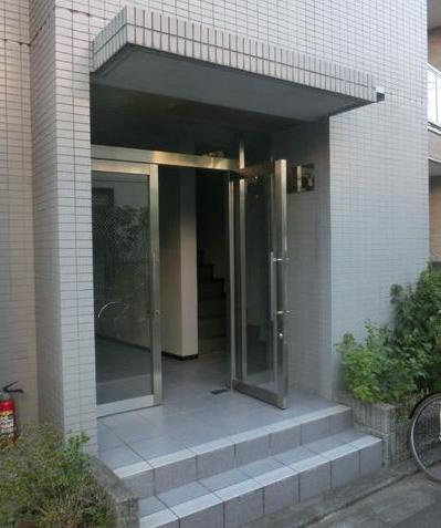 デュール・マキのエントランス