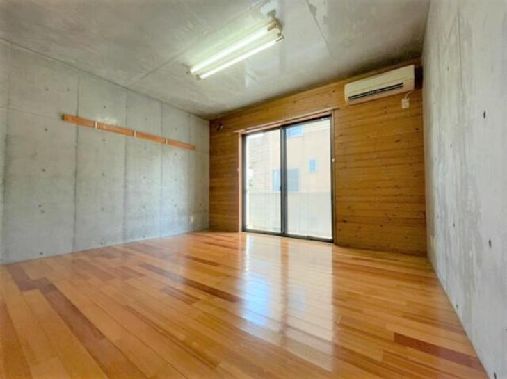 デュール・マキの居間・リビング