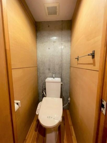 デュール・マキのトイレ