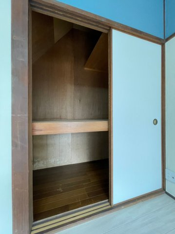塩屋町6丁目貸家の収納