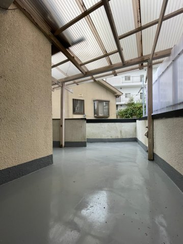 塩屋町6丁目貸家のバルコニー