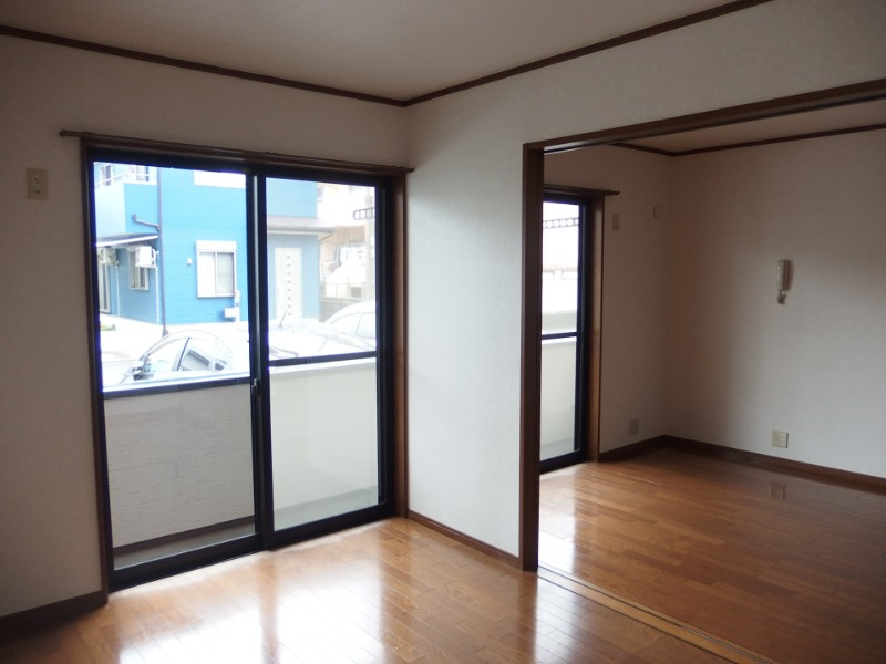 ネイ・クレストⅠの居間・リビング