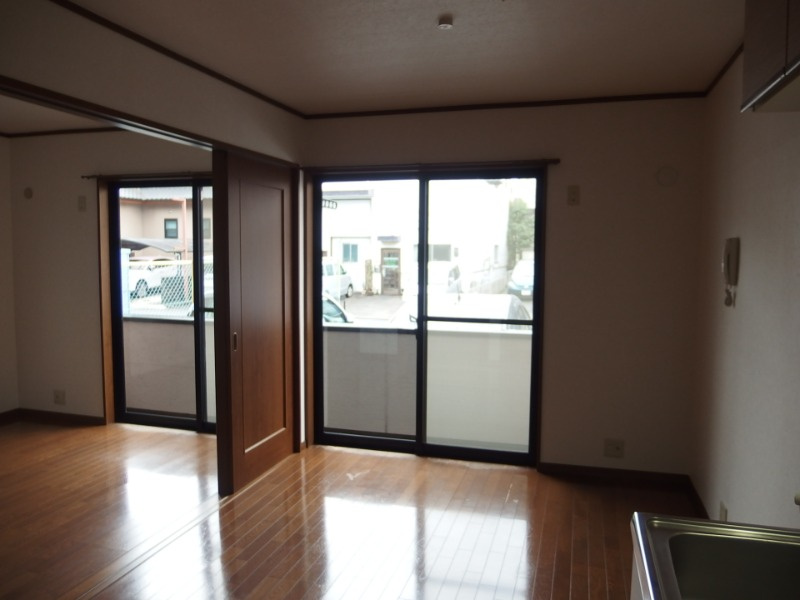 ネイ・クレストⅠの居間・リビング