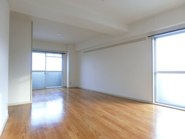 イースト並木の居間・リビング